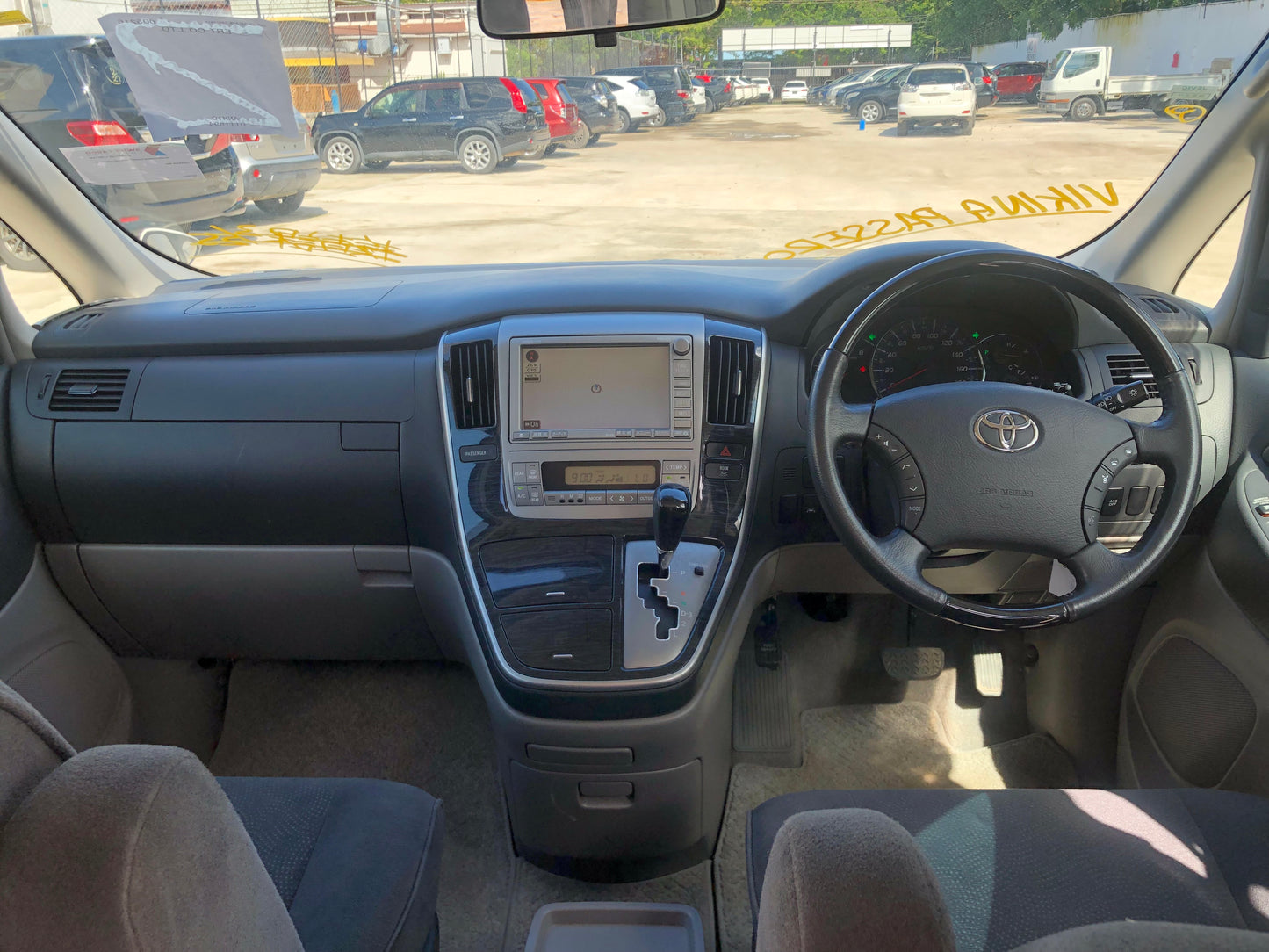 735 Toyota Alphard 2.5AS 2005