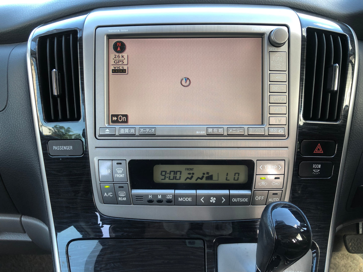 735 Toyota Alphard 2.5AS 2005