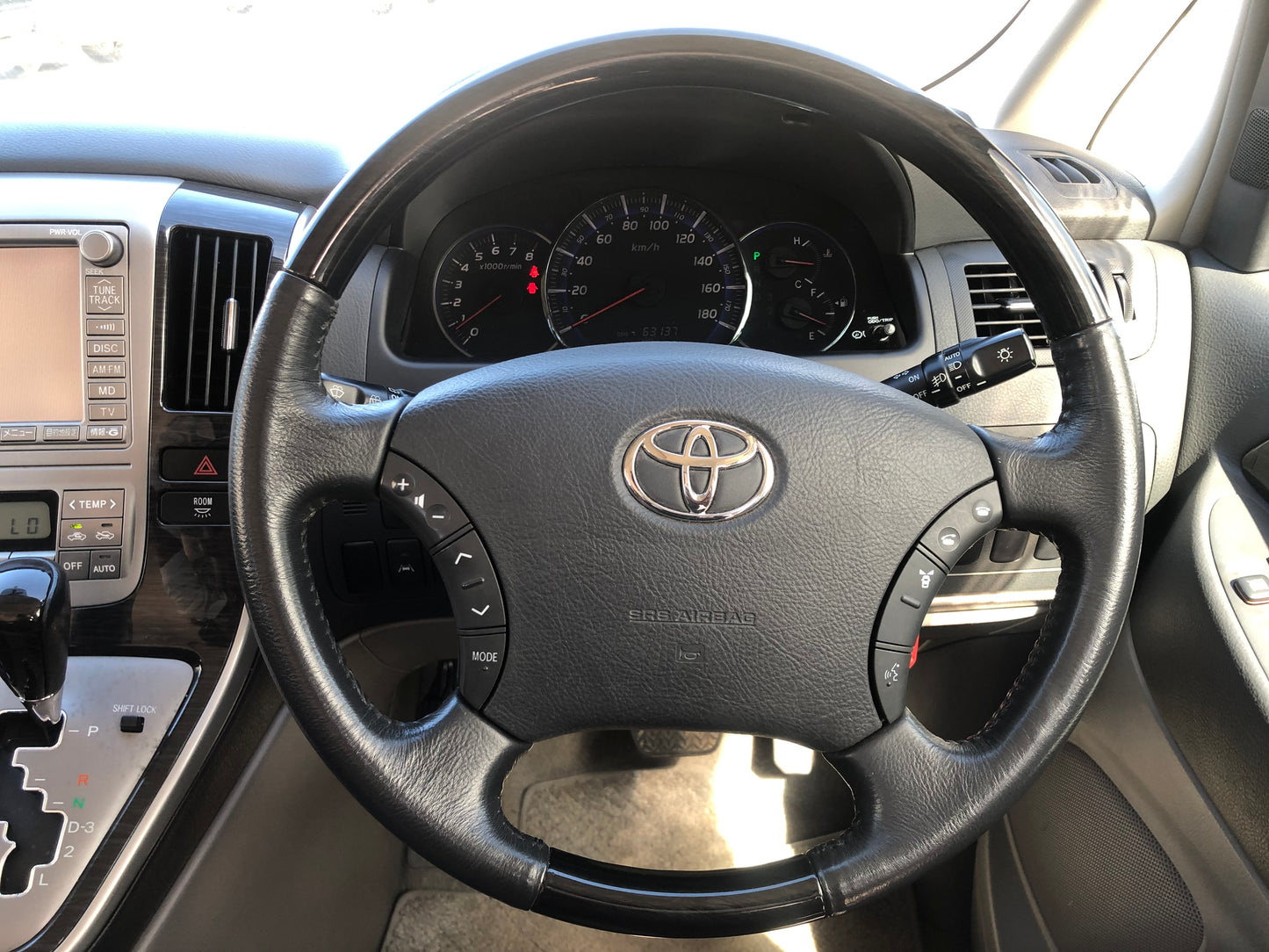 735 Toyota Alphard 2.5AS 2005