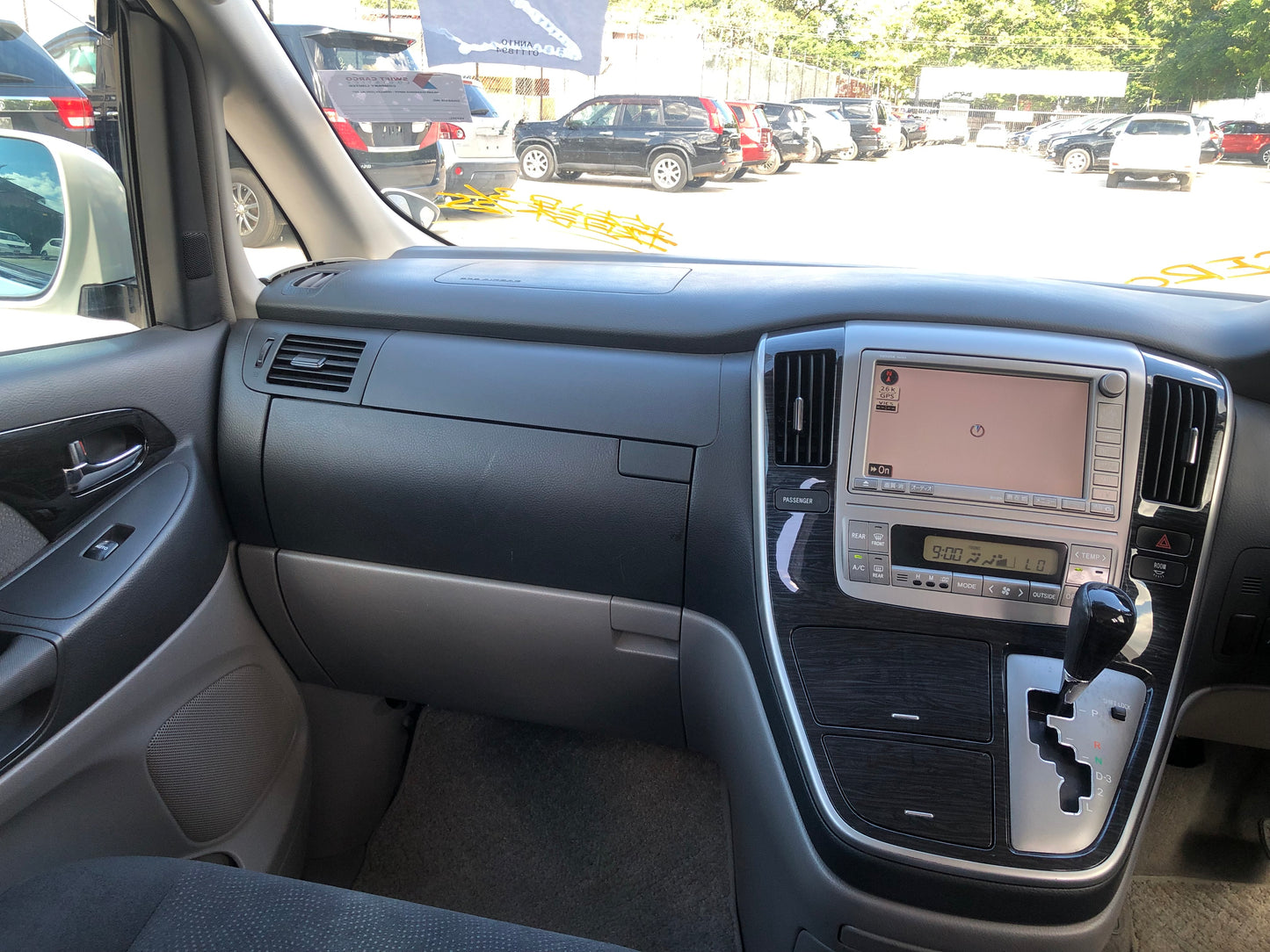735 Toyota Alphard 2.5AS 2005