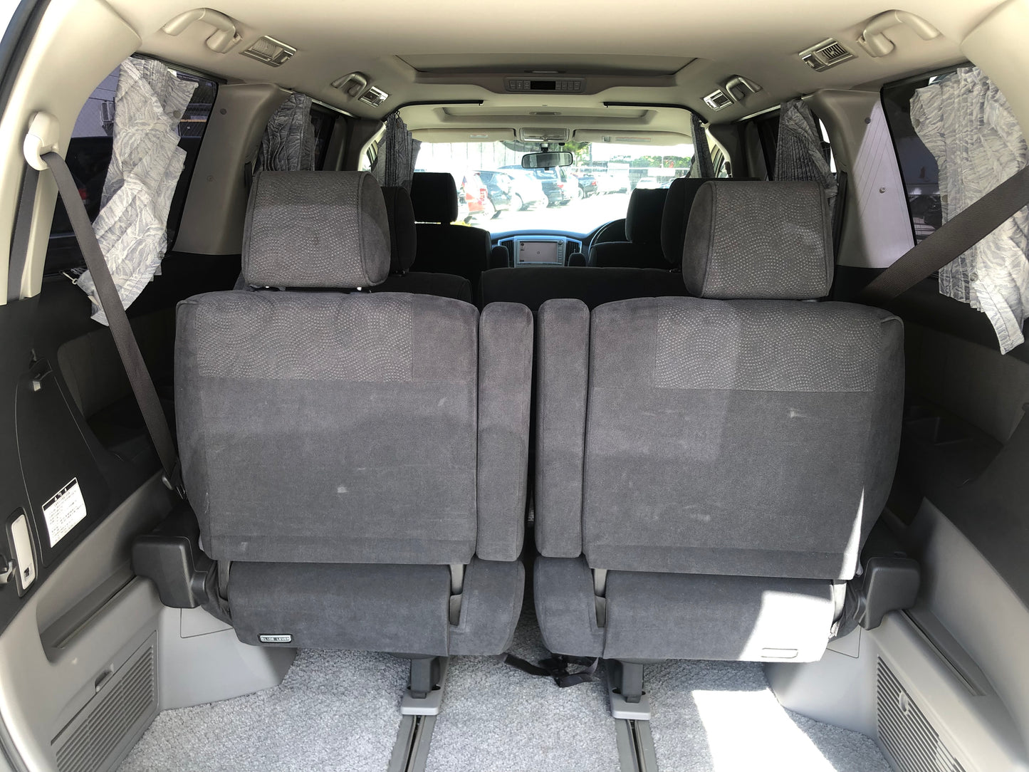 735 Toyota Alphard 2.5AS 2005