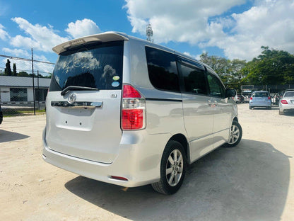 531. Toyota Noah S 2008