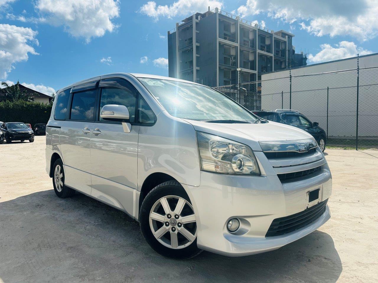 531. Toyota Noah S 2008