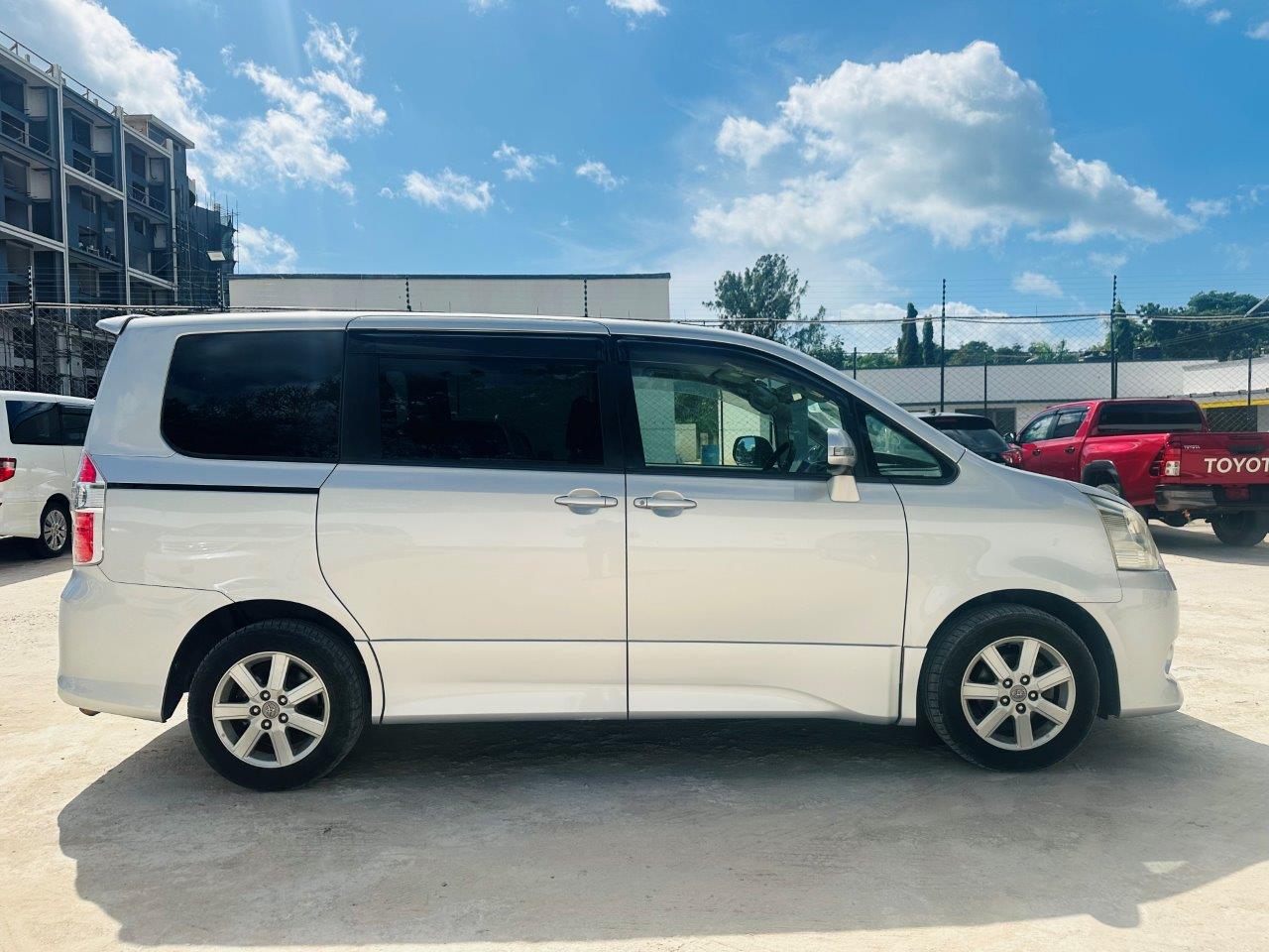 531. Toyota Noah S 2008