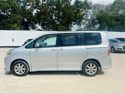 531. Toyota Noah S 2008