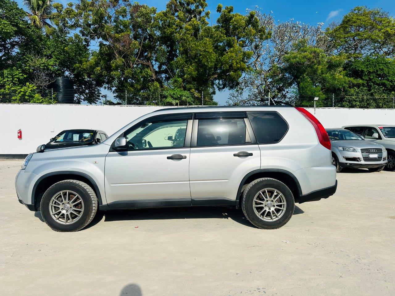 448. Nissan X-Trail S 2013