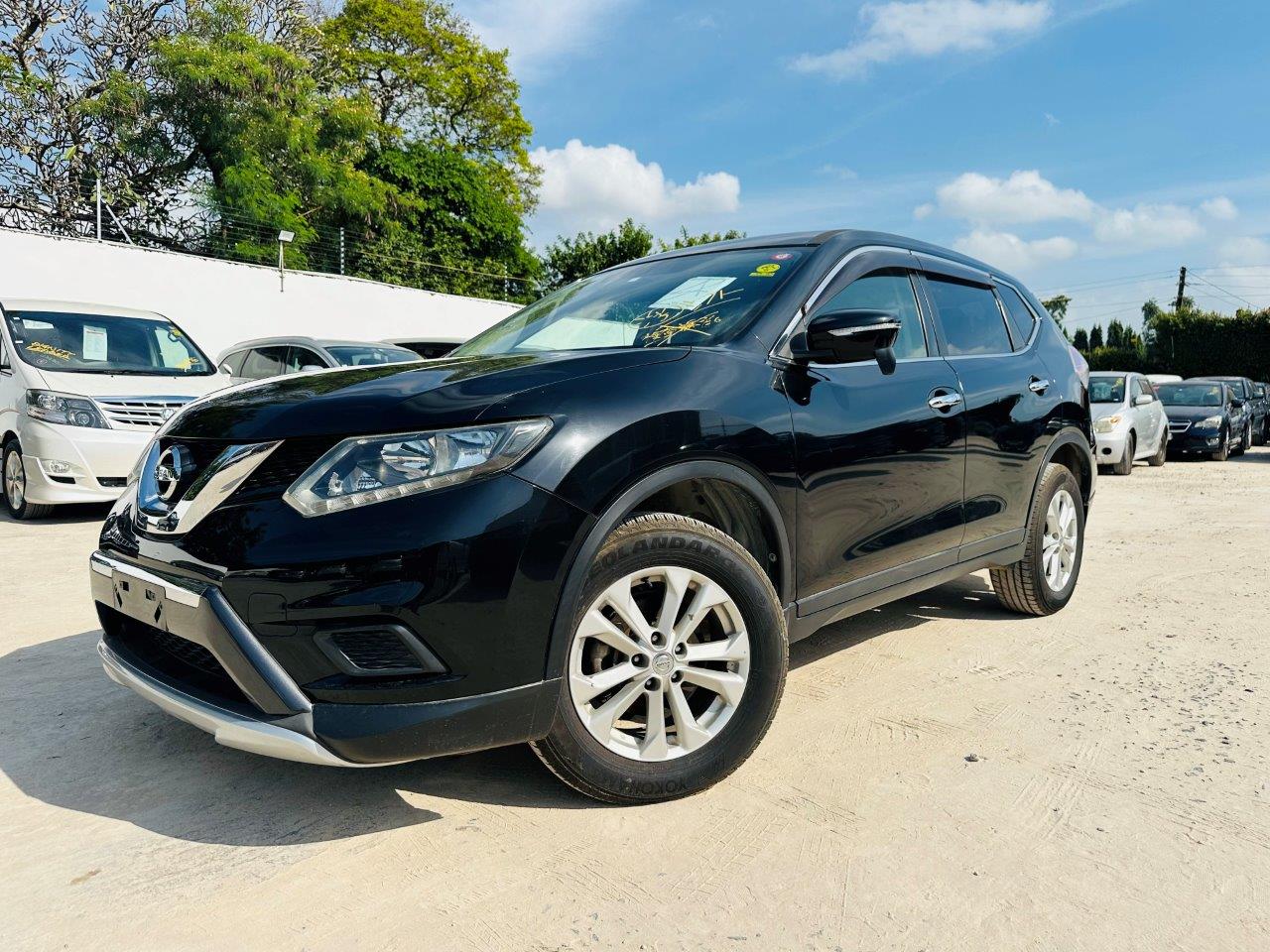 393. Nissan X-Trail 20X 2014