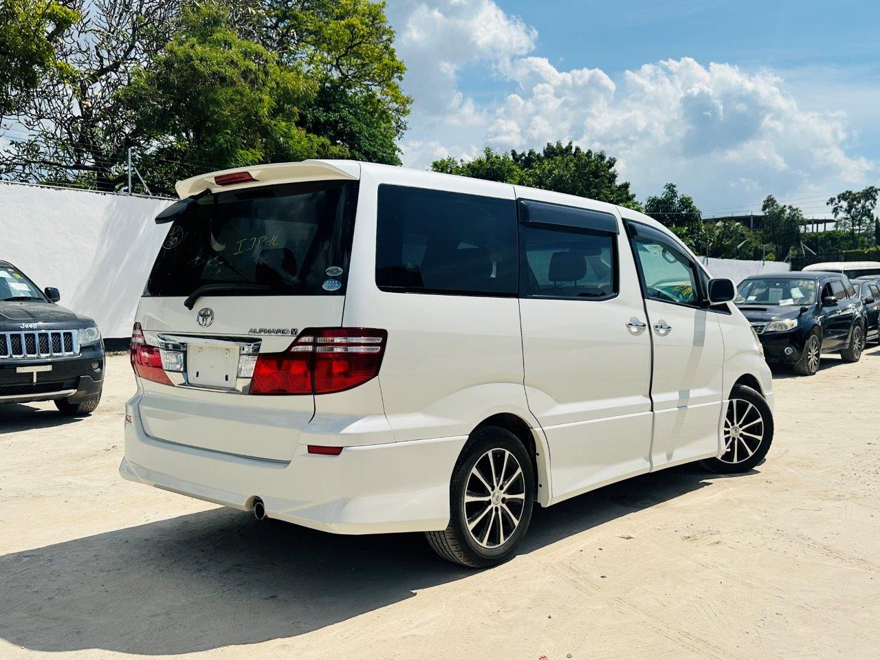 472. Toyota Alphard AS 2008