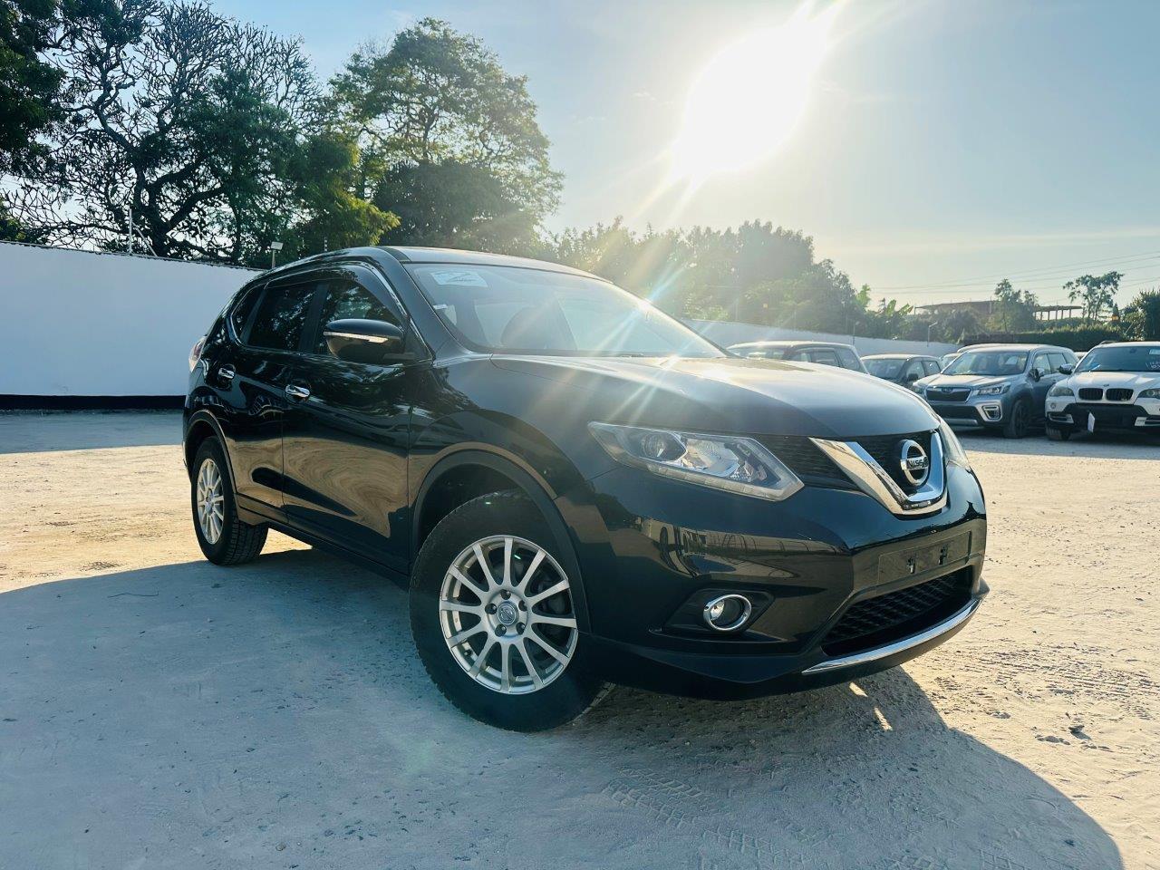 422. Nissan X-Trail 20X 2014