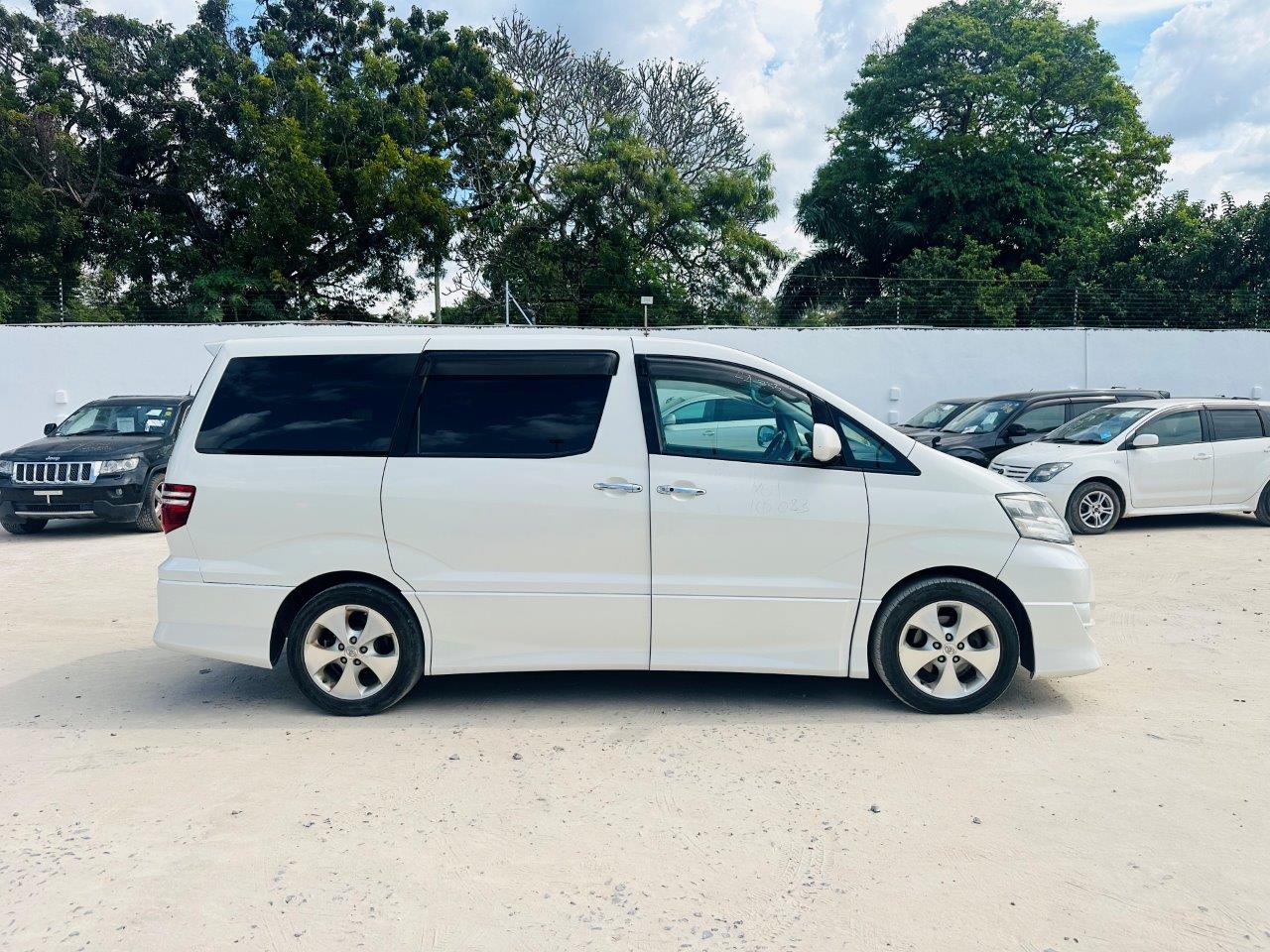 473. Toyota Alphard AS 2006