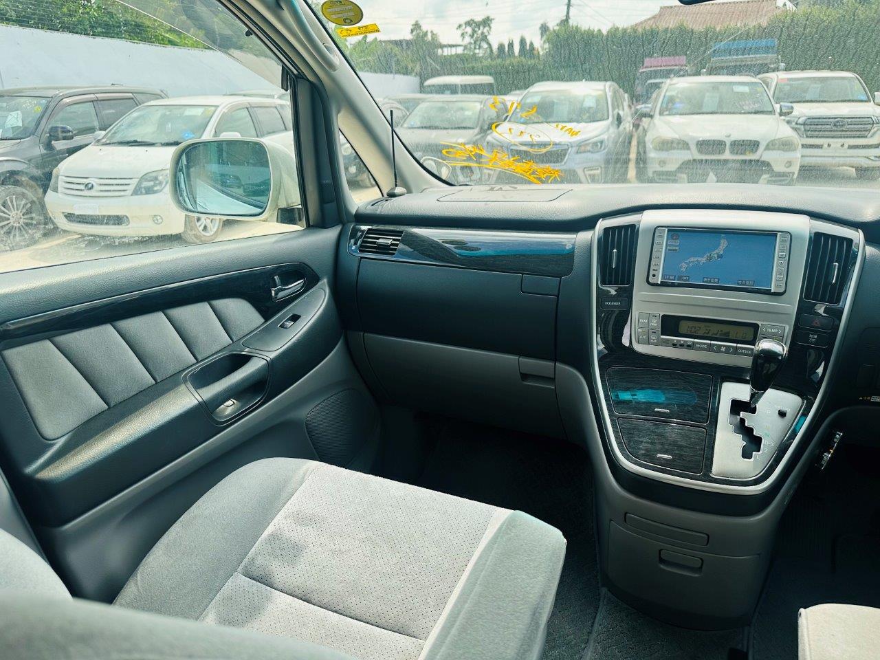 473. Toyota Alphard AS 2006