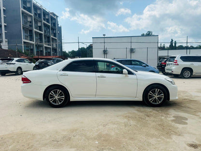 550 Toyota Crown ROYAL SALOON I-FOUR 2012