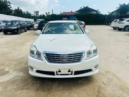 550 Toyota Crown ROYAL SALOON I-FOUR 2012