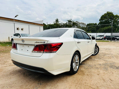 Toyota Crown 2014