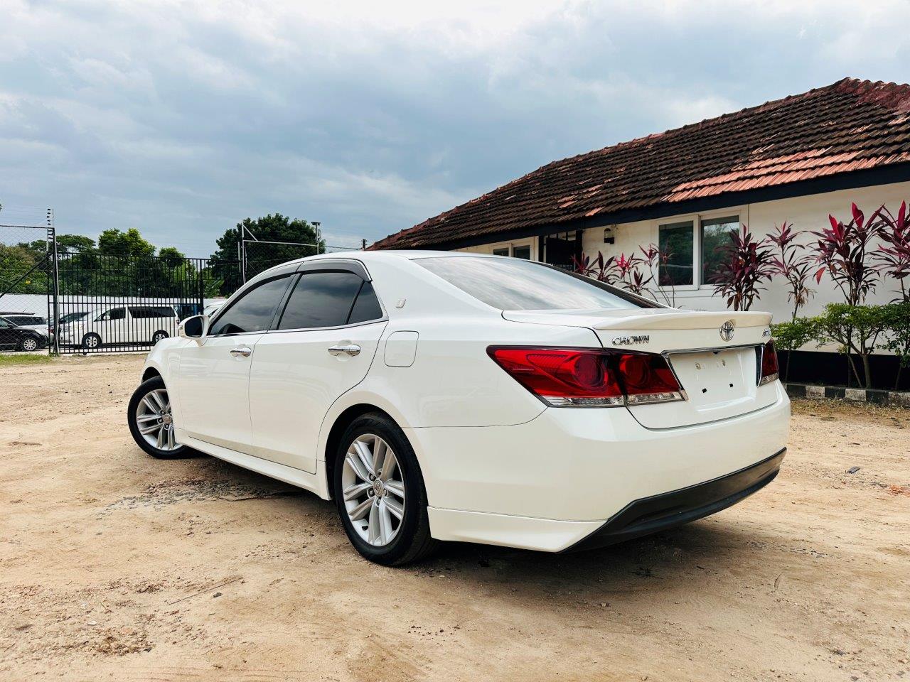 Toyota Crown 2014