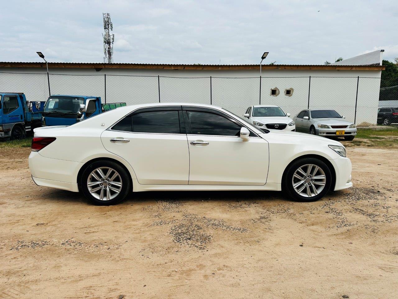 Toyota Crown 2014