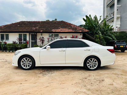 Toyota Crown 2014