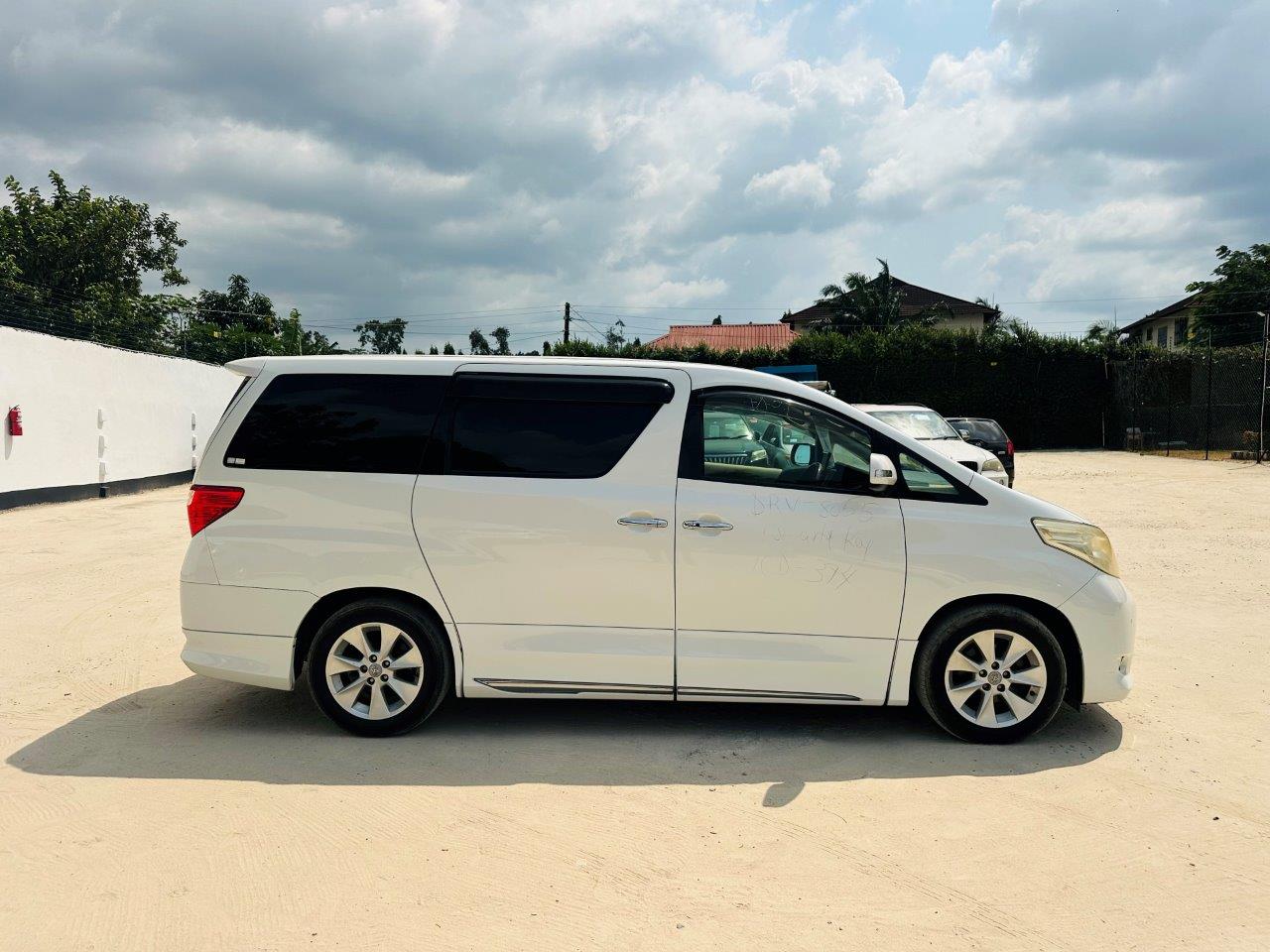 551 Toyota Alphard 240G 2010