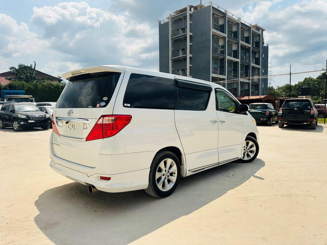 551 Toyota Alphard 240G 2010