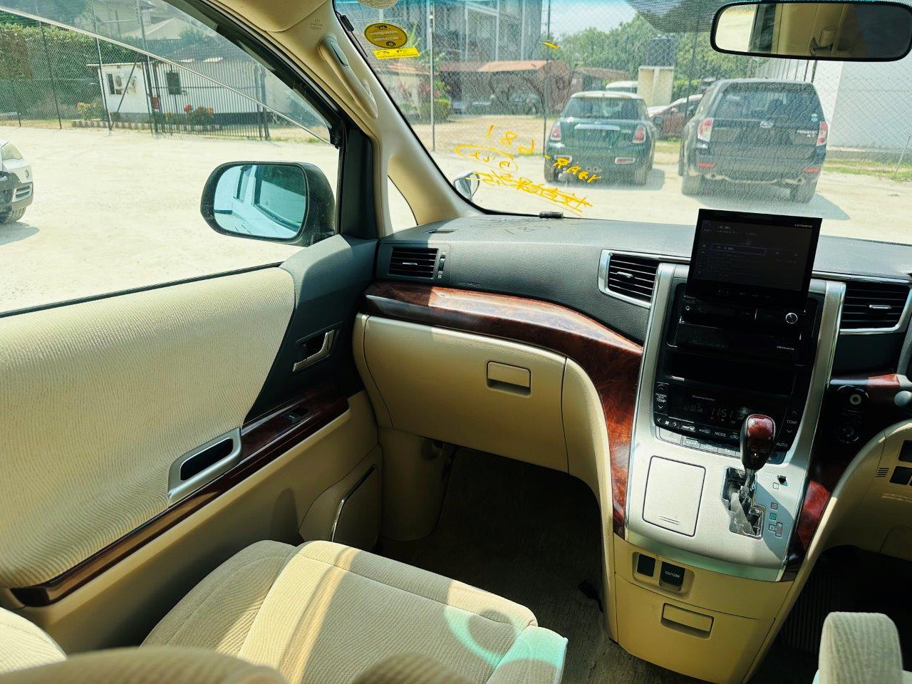 551 Toyota Alphard 240G 2010