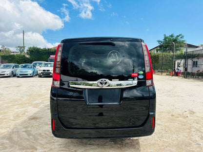 596 Toyota Noah G 2014