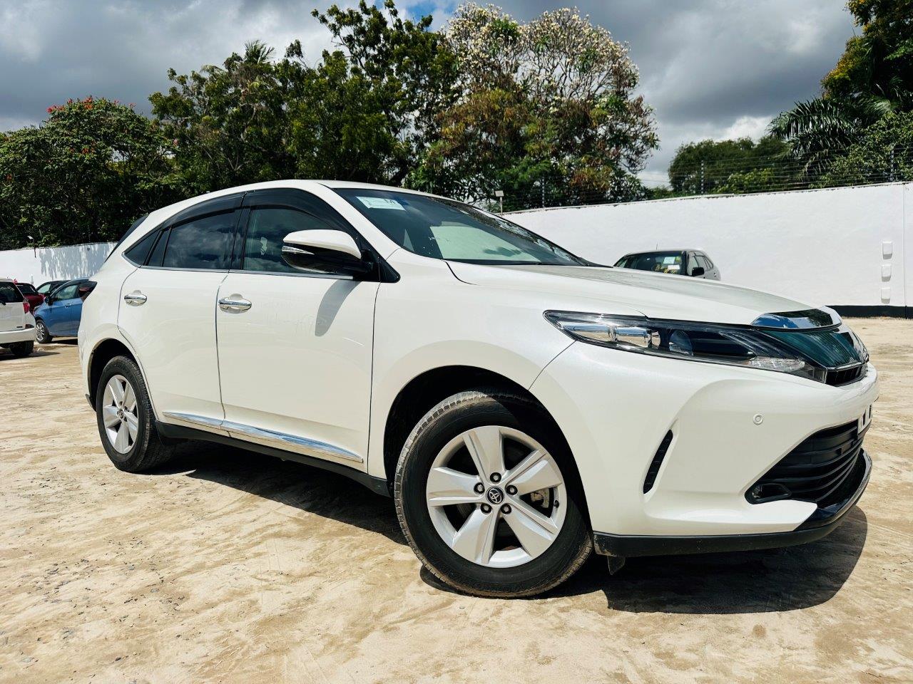 590 Toyota Harrier Elegance 2017