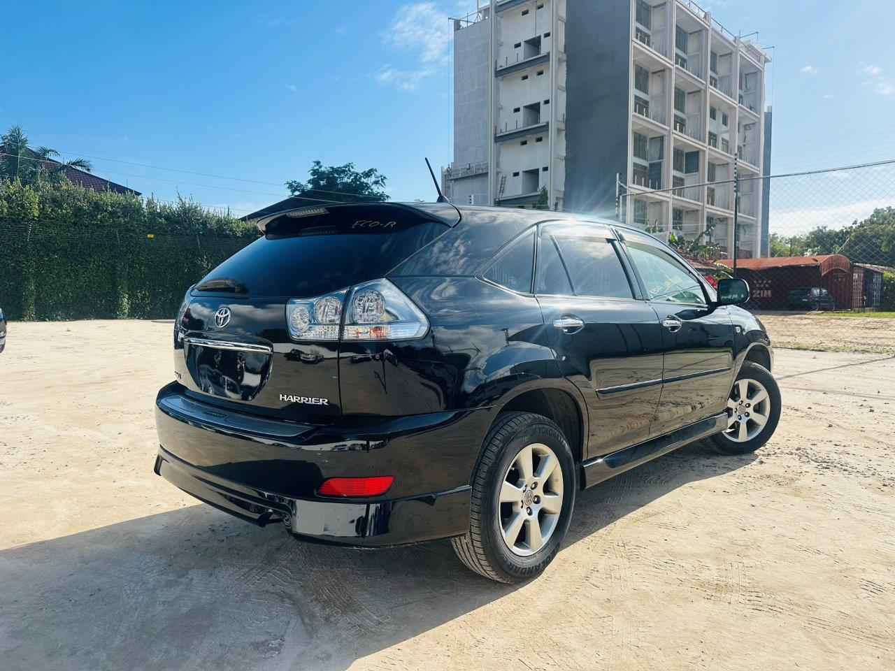 588. Toyota Harrier L-Package 2008