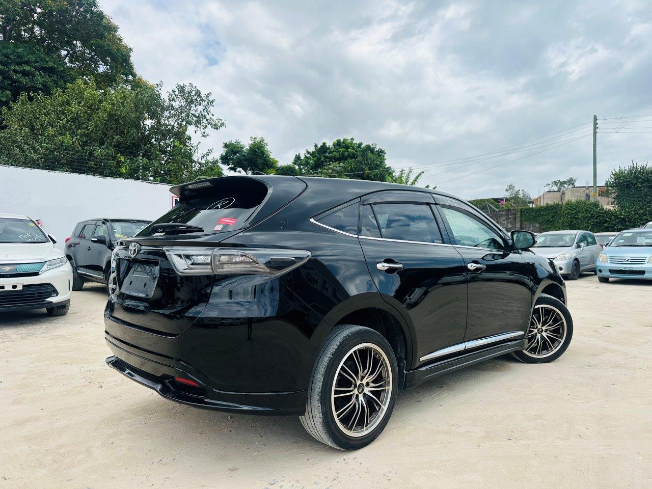 598 Toyota Harrier Elegance 2014