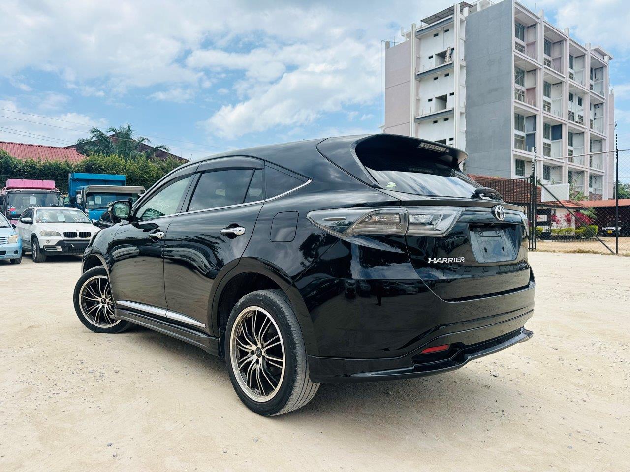 598 Toyota Harrier Elegance 2014