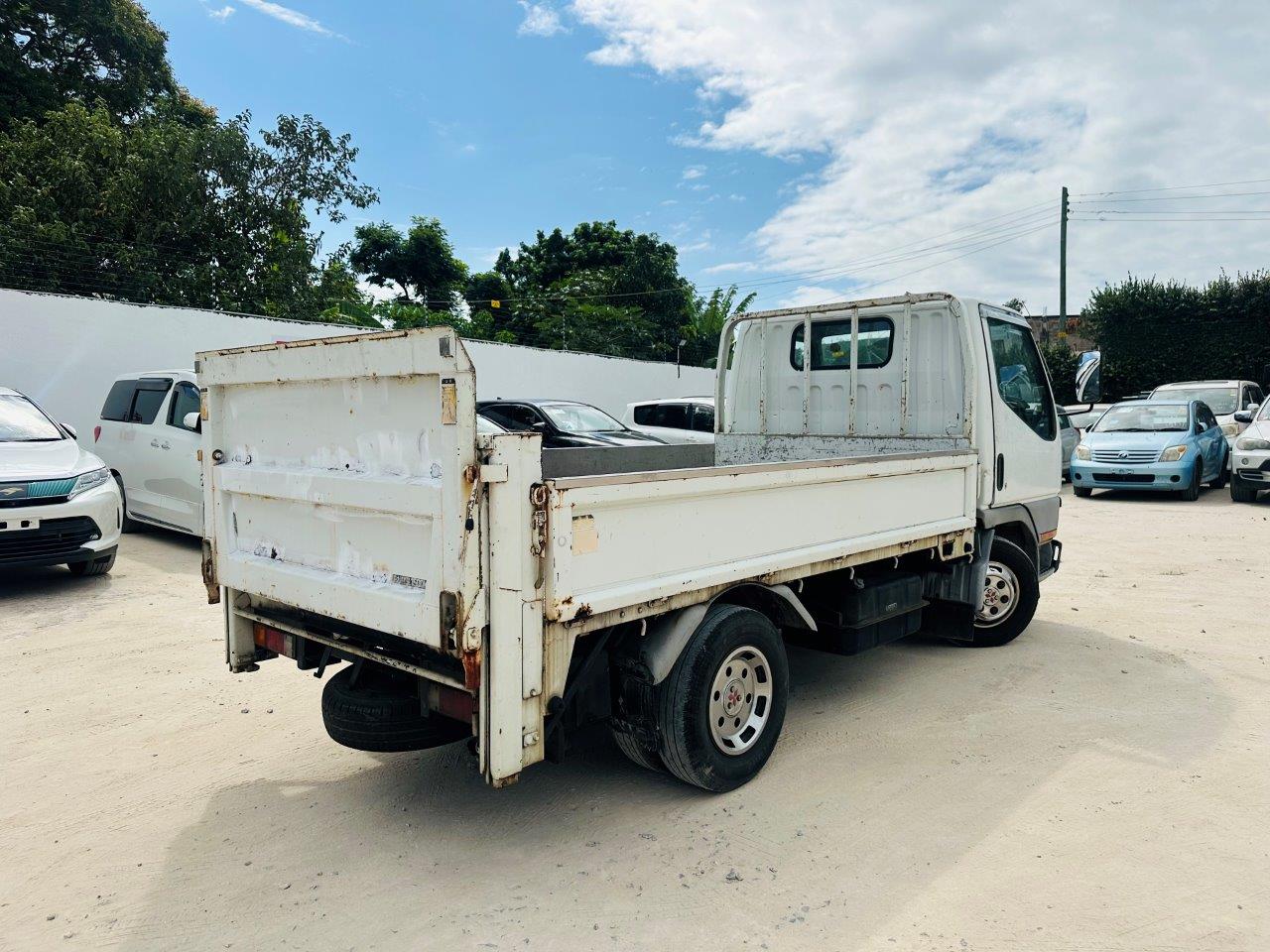 612. Mitsubishi Canter Guts 1998