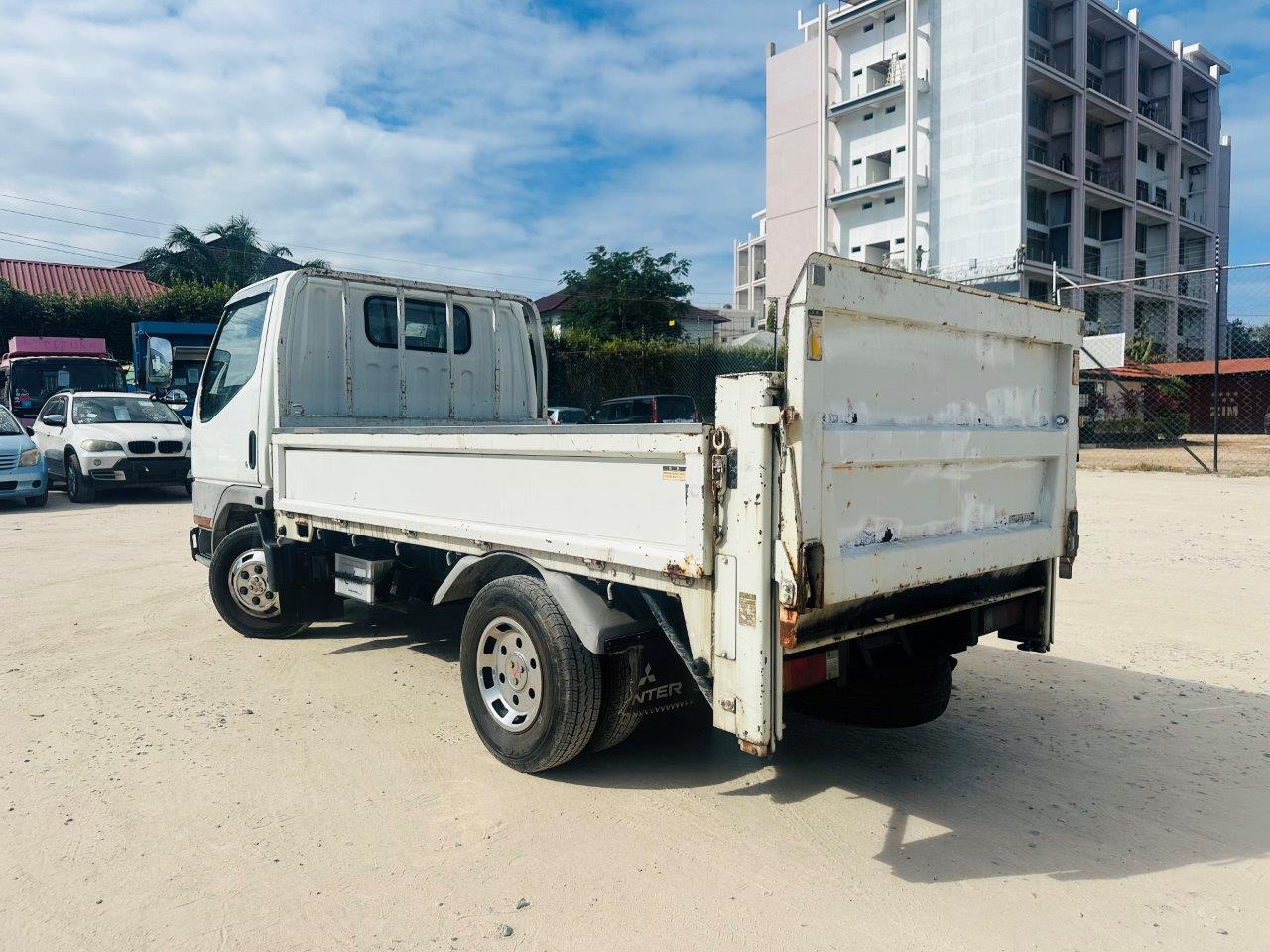 612. Mitsubishi Canter Guts 1998