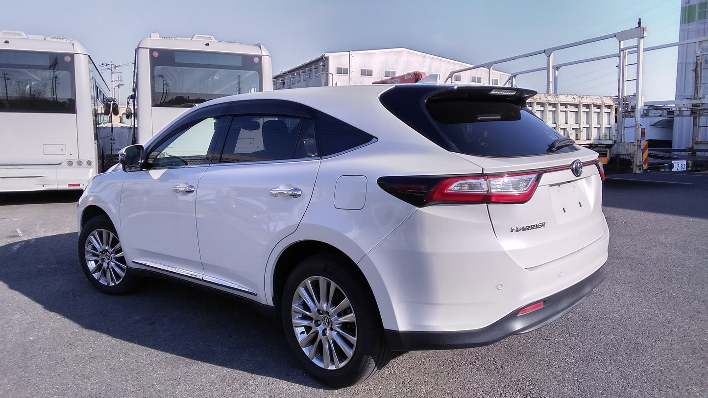 676 Toyota Harrier PREMIUM 2018