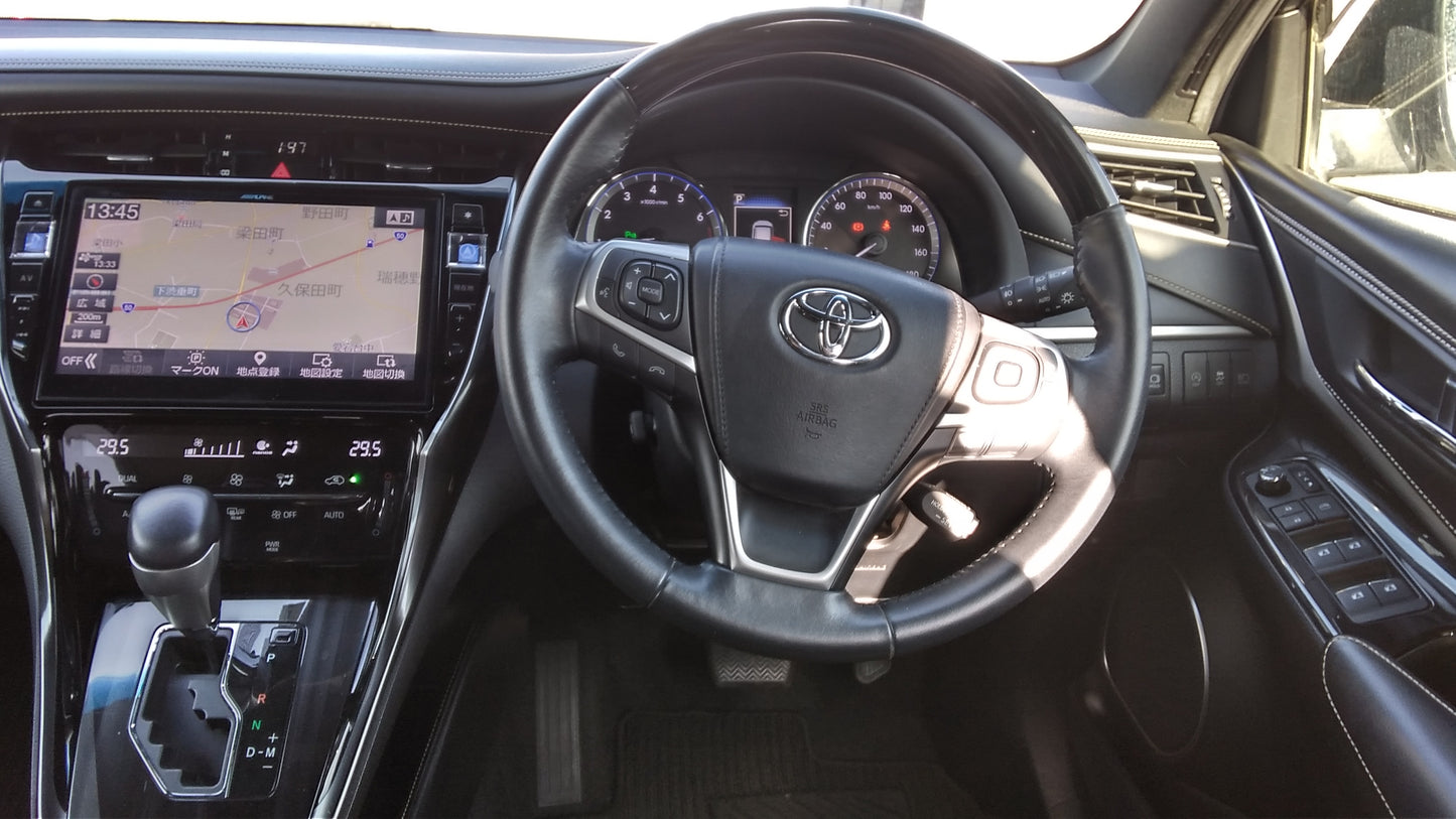 676 Toyota Harrier PREMIUM 2018