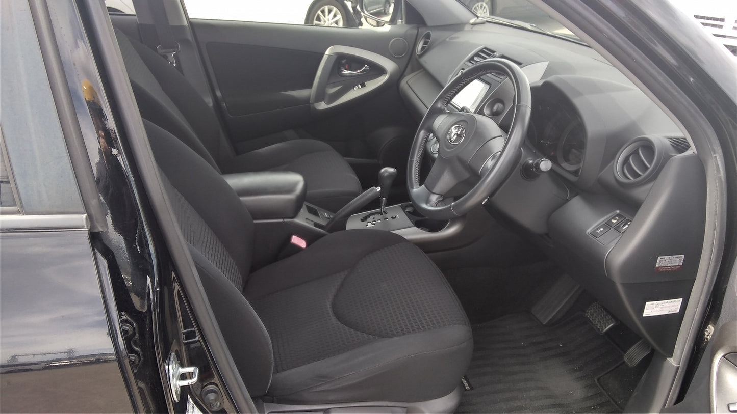 828. Toyota Vanguard 240S 2009