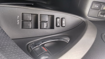 828. Toyota Vanguard 240S 2009