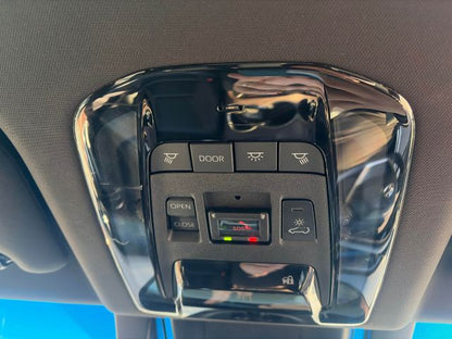 966 TOYOTA HARRIER Z Leather Package 2020 / Milage: 29,100 Km/brand new front tire