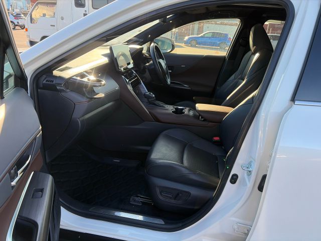 966 TOYOTA HARRIER Z Leather Package 2020 / Milage: 29,100 Km/brand new front tire