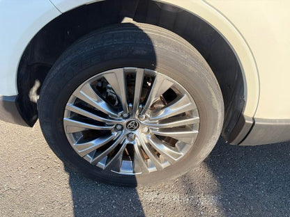 966 TOYOTA HARRIER Z Leather Package 2020 / Milage: 29,100 Km/brand new front tire