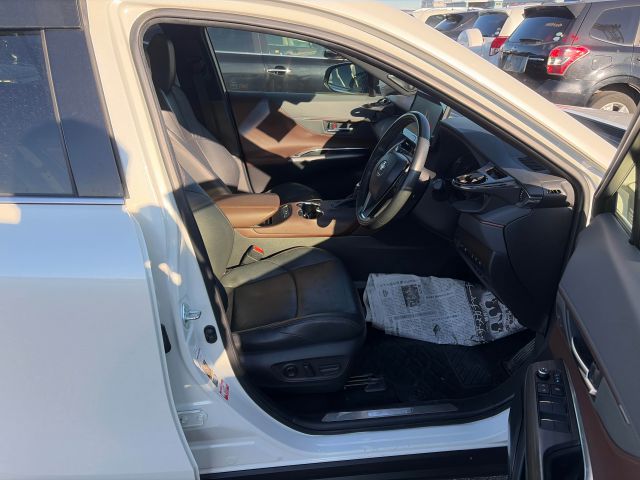 966 TOYOTA HARRIER Z Leather Package 2020 / Milage: 29,100 Km/brand new front tire