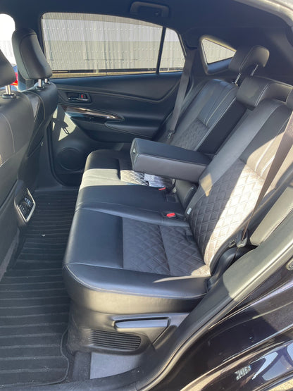 1072  TOYOTA HARRIER  Elegance  2014 / Milage: 146,482Km