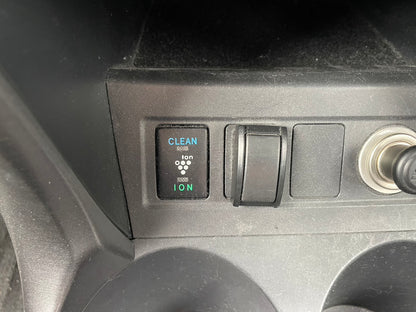 1066 TOYOTA VANGUARD 240S 2008 Milage: 86,233 Km