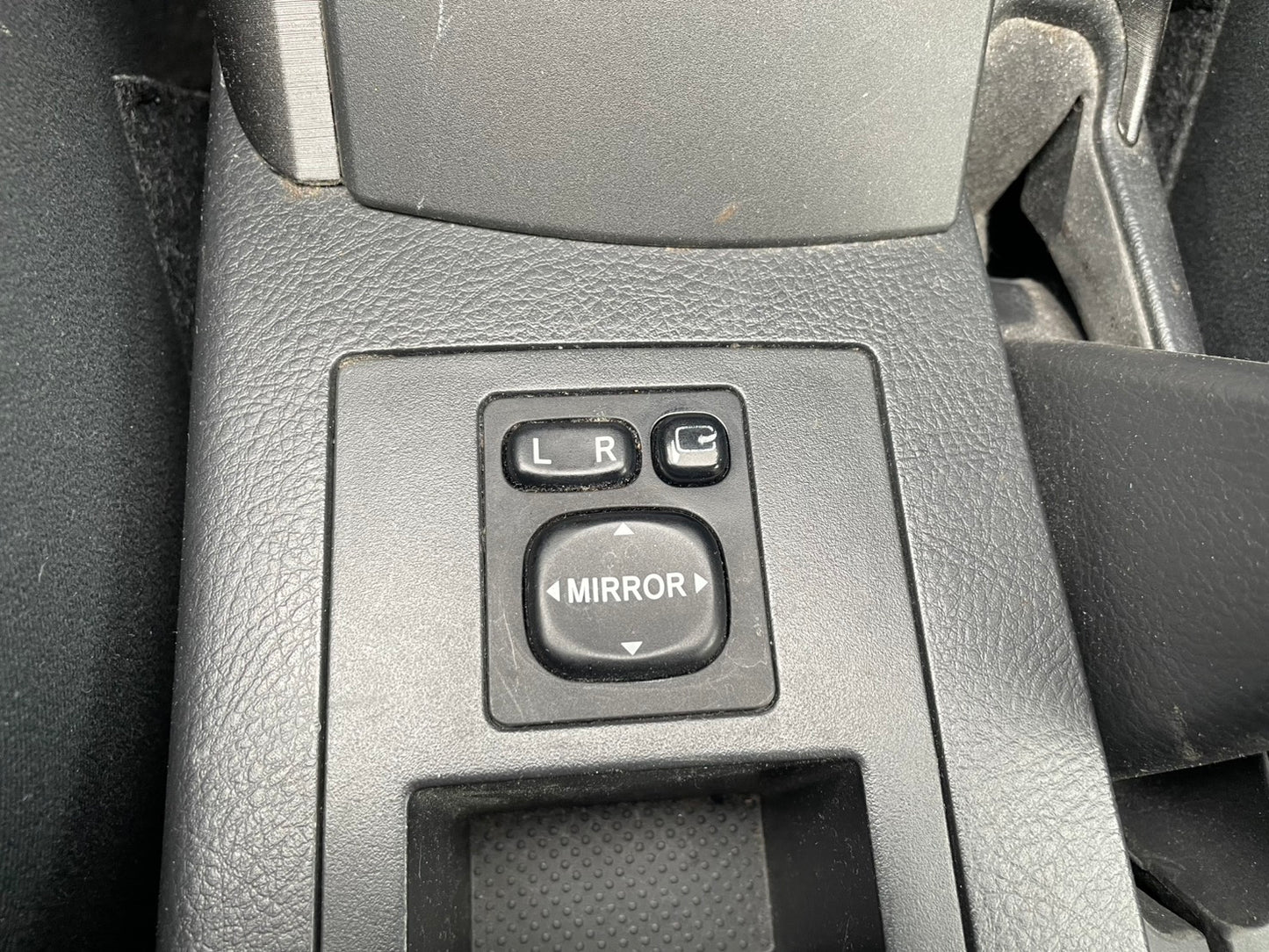 1066 TOYOTA VANGUARD 240S 2008 Milage: 86,233 Km