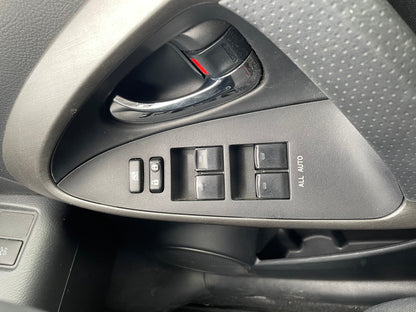 1066 TOYOTA VANGUARD 240S 2008 Milage: 86,233 Km