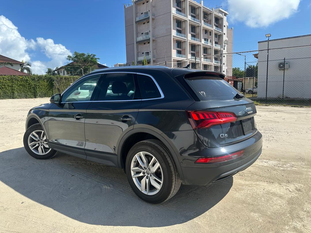 619. AUDI Q5 40TDI Quattro 2019