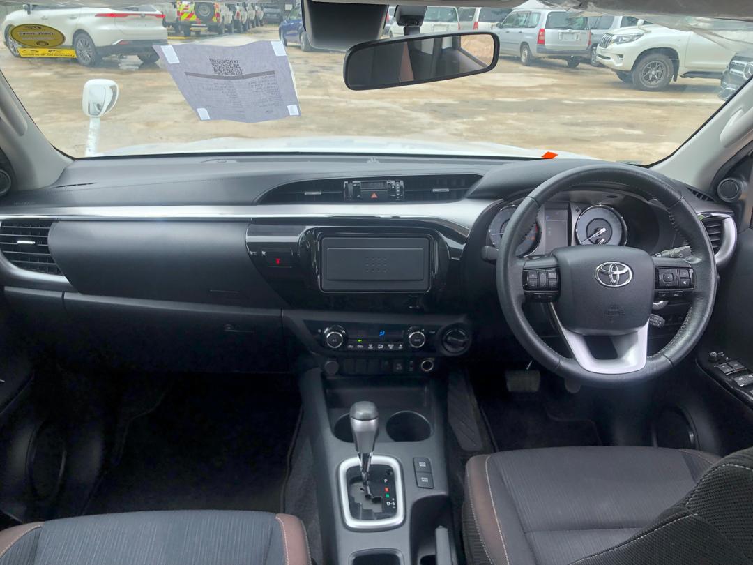 951. TOYOTA HILUX X 2020 / Milage: 66,462 Km
