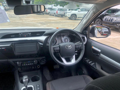 951. TOYOTA HILUX X 2020 / Milage: 66,462 Km