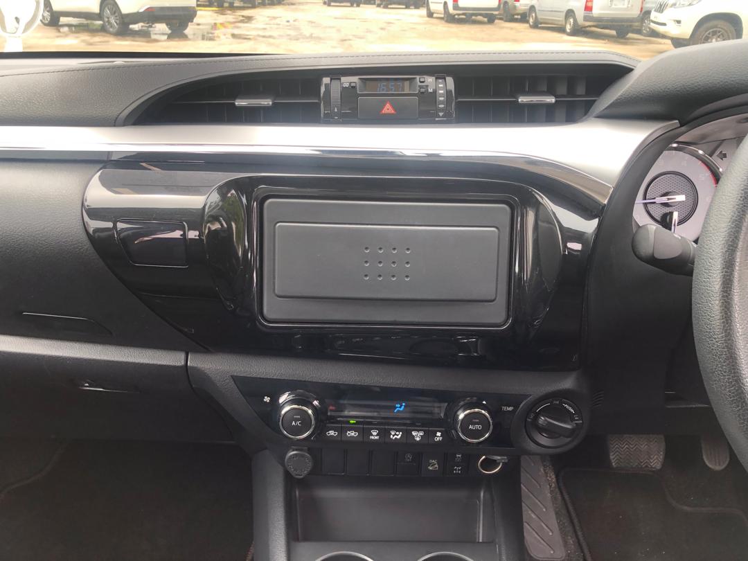 951. TOYOTA HILUX X 2020 / Milage: 66,462 Km