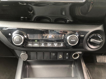 951. TOYOTA HILUX X 2020 / Milage: 66,462 Km