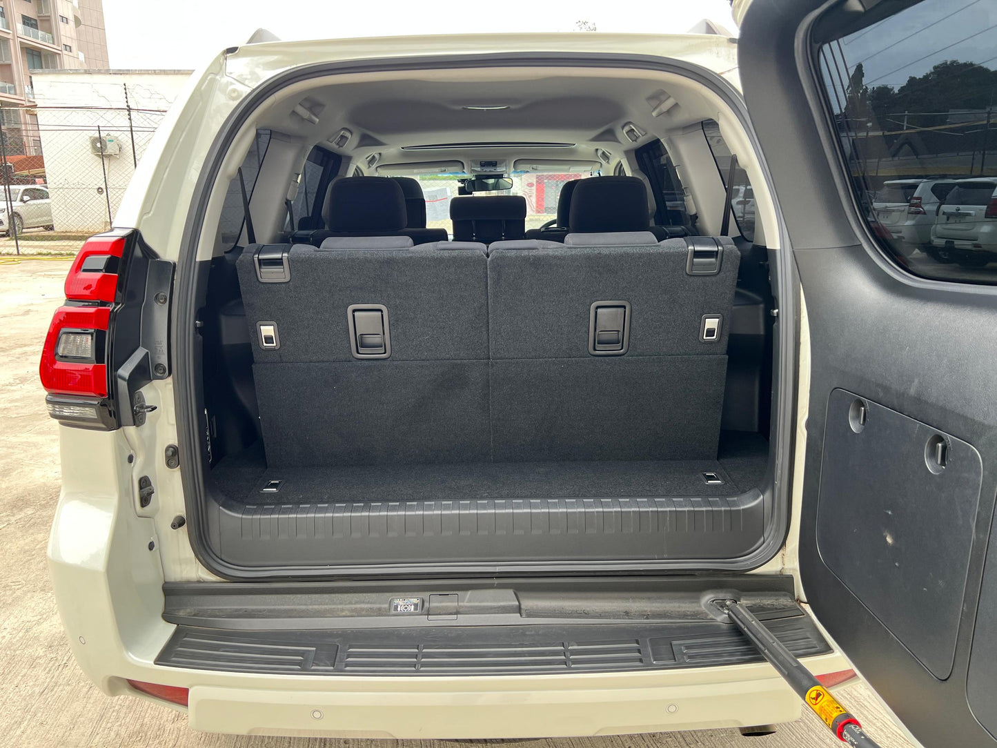 956. TOYOTA LAND CRUSER PRADO TX 2018