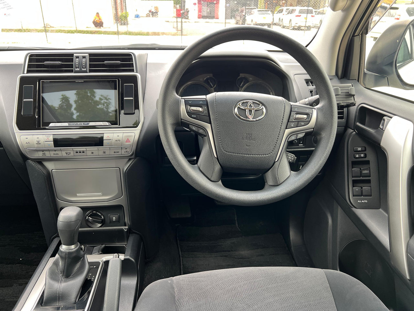 956. TOYOTA LAND CRUSER PRADO TX 2018